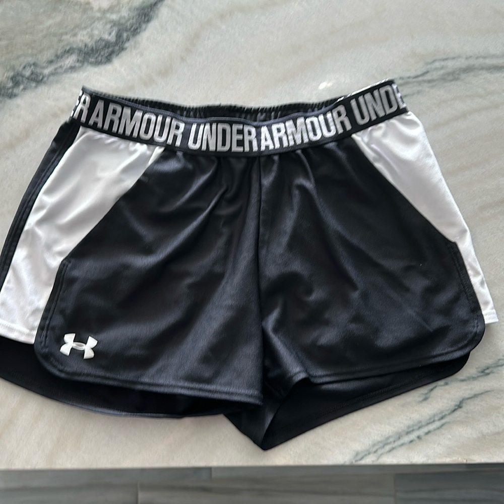 UNDER ARMOUR SHORTS